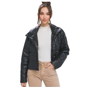 388. Women’s Black Classic Fit Puffer Jacket W/ Adjustable Waist NWT